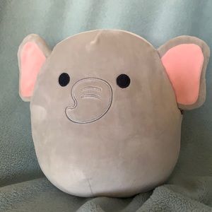 Mila Squishmallow BNWT